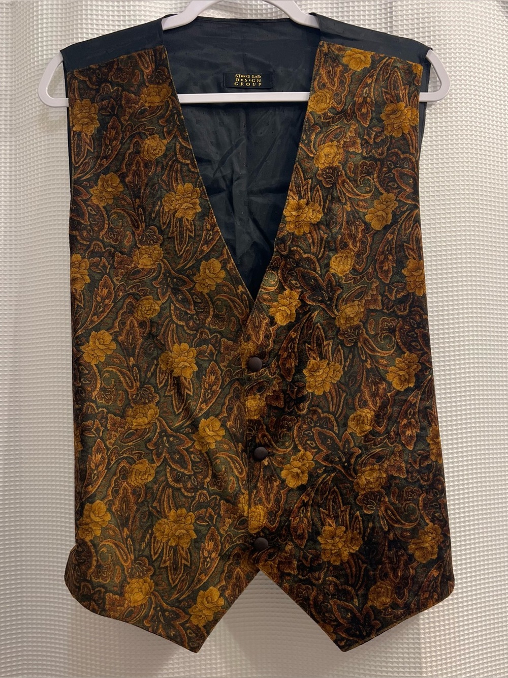 Vintage-Inspired Floral Velvet Waistcoat